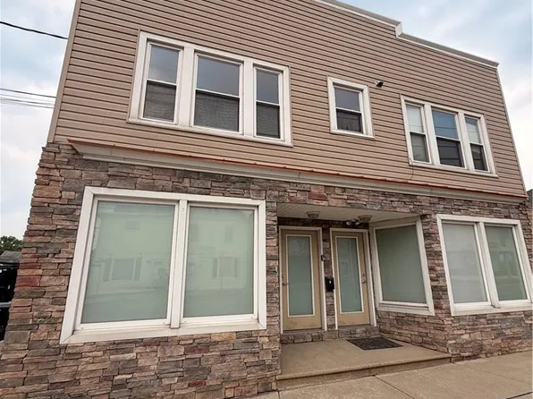 50 S Broadway #B, Wind Gap, PA 18091