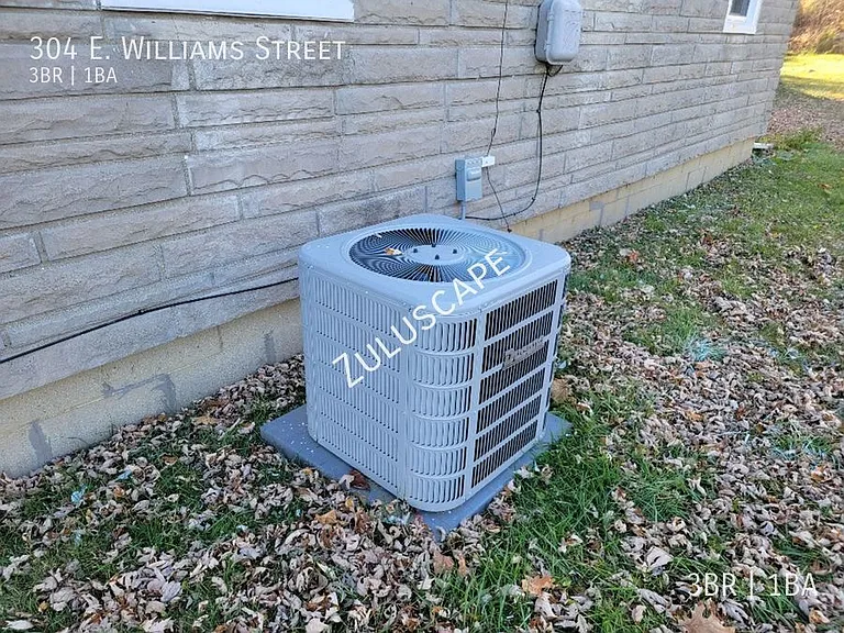 304 E Williams St — Photo 4