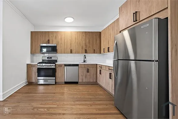6511 N Leavitt St #3 — Photo 4