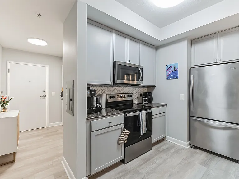 400 Massachusetts Ave NW #910 — Photo 3