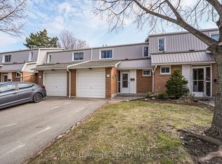 453 Woodview Rd #4, Burlington, ON L7N2Z9