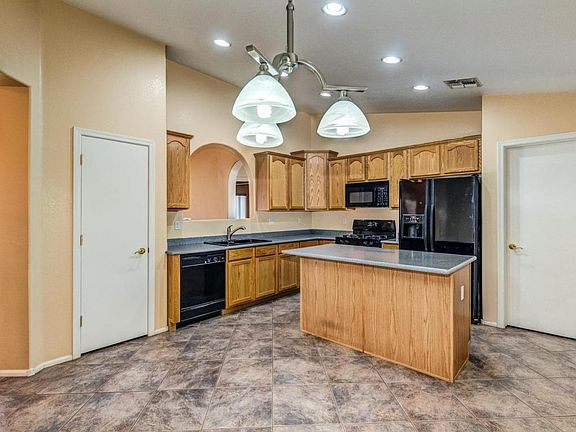 3rd image of 3920 E Lambeth Pl