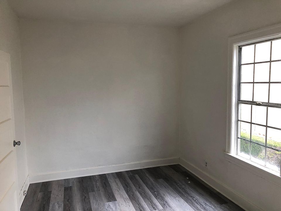 2nd image of 735 N Los Robles Ave APT 1