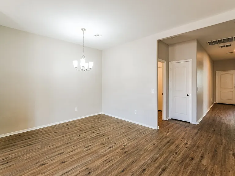 2444 W Tamarisk Ave — Photo 8