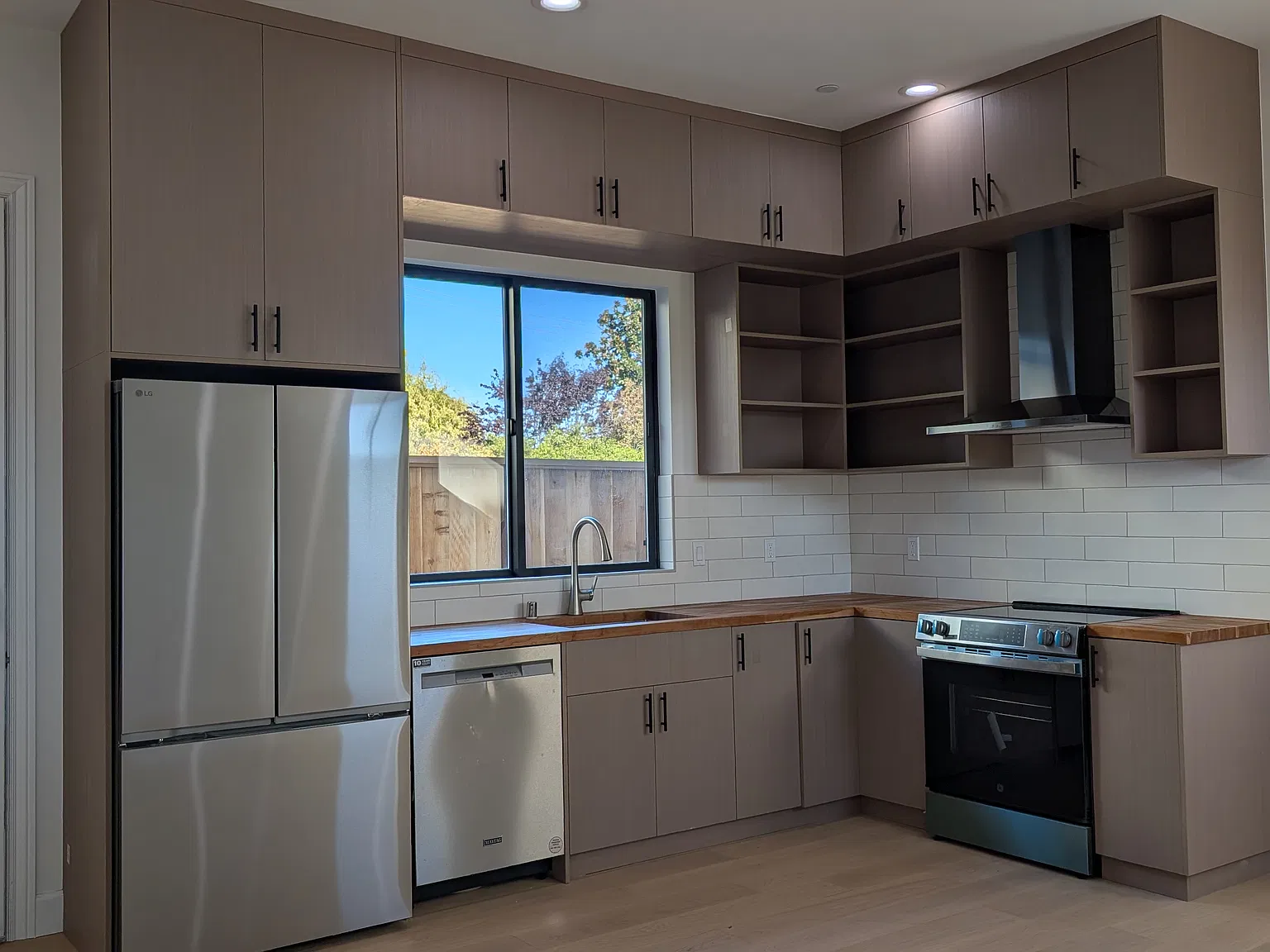 21079 Tamarind Ct — Photo 2
