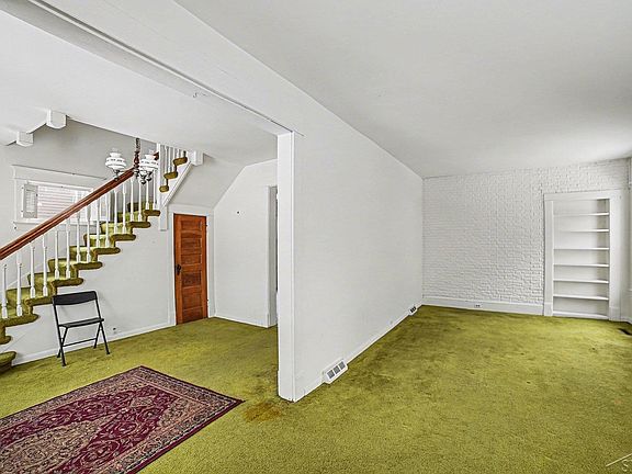 3rd image of 2108 6th St