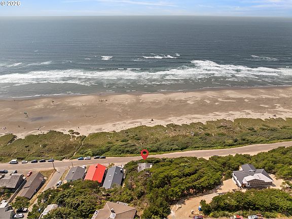 2nd image of 680 Ocean Rd