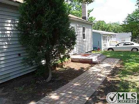 5th image of 2032 Waldo St