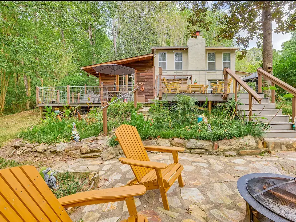 265 Holiday Dr