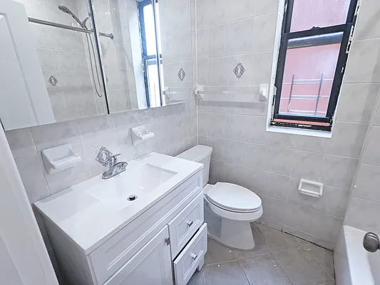 Rented by Highline Residential | media 9