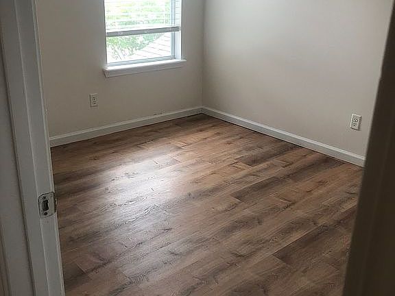 4th image of 422 Walnut Dr