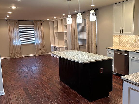 4th image of 10007 McCormick Pl
