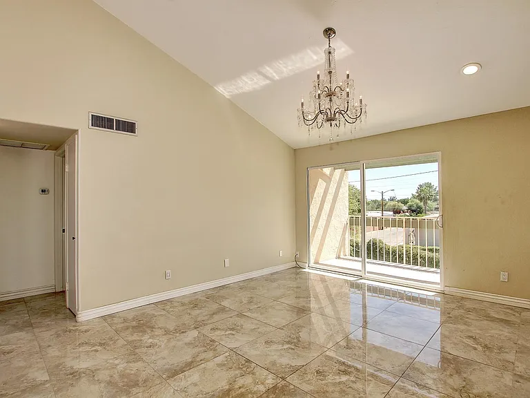 838 S Langley Ave #203 — Photo 3