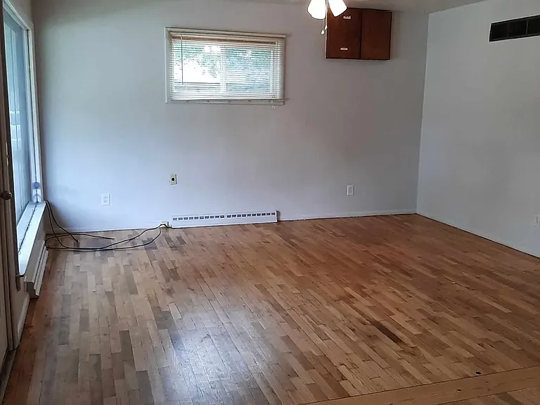 1127 California Ave — Photo 4