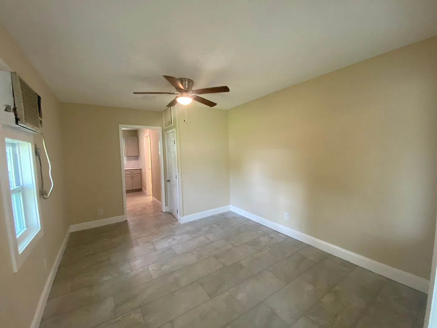 Colonial Avenue 5002 — Photo 3