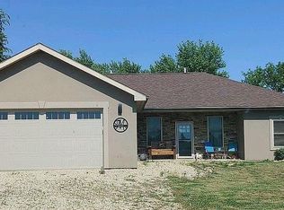 979 Fauna Rd, Burlington, KS 66839