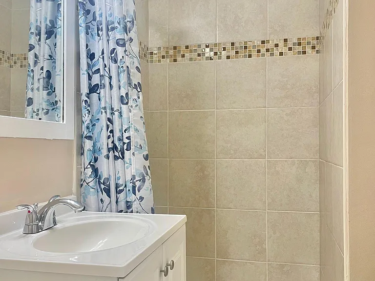 2090 Pilgrim Dr — Photo 13