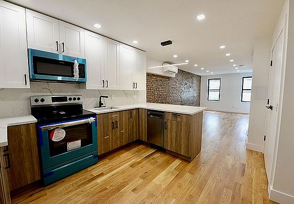 2nd image of 520 9th Ave #2