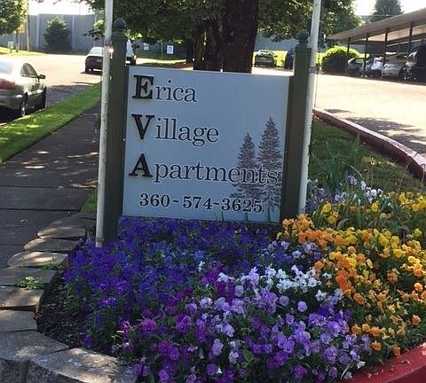 3rd image of 1118 NE 105th St APT 21