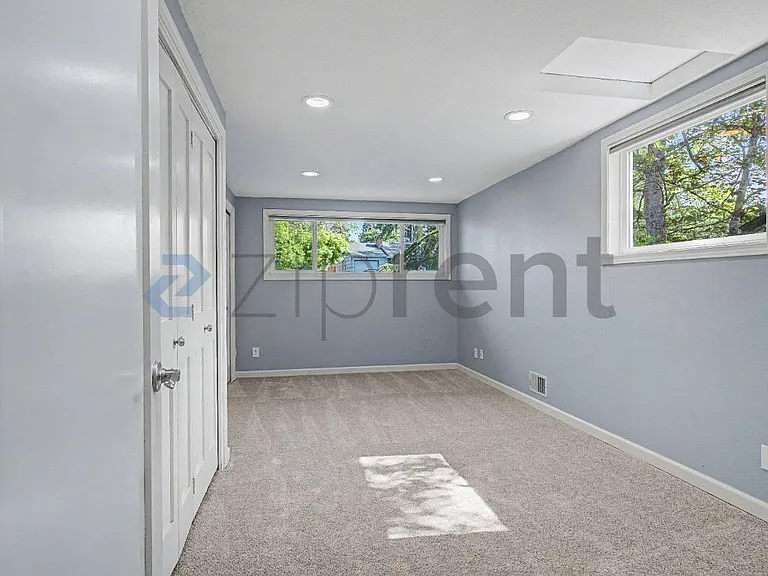 12720 SW Edgewood St — Photo 14