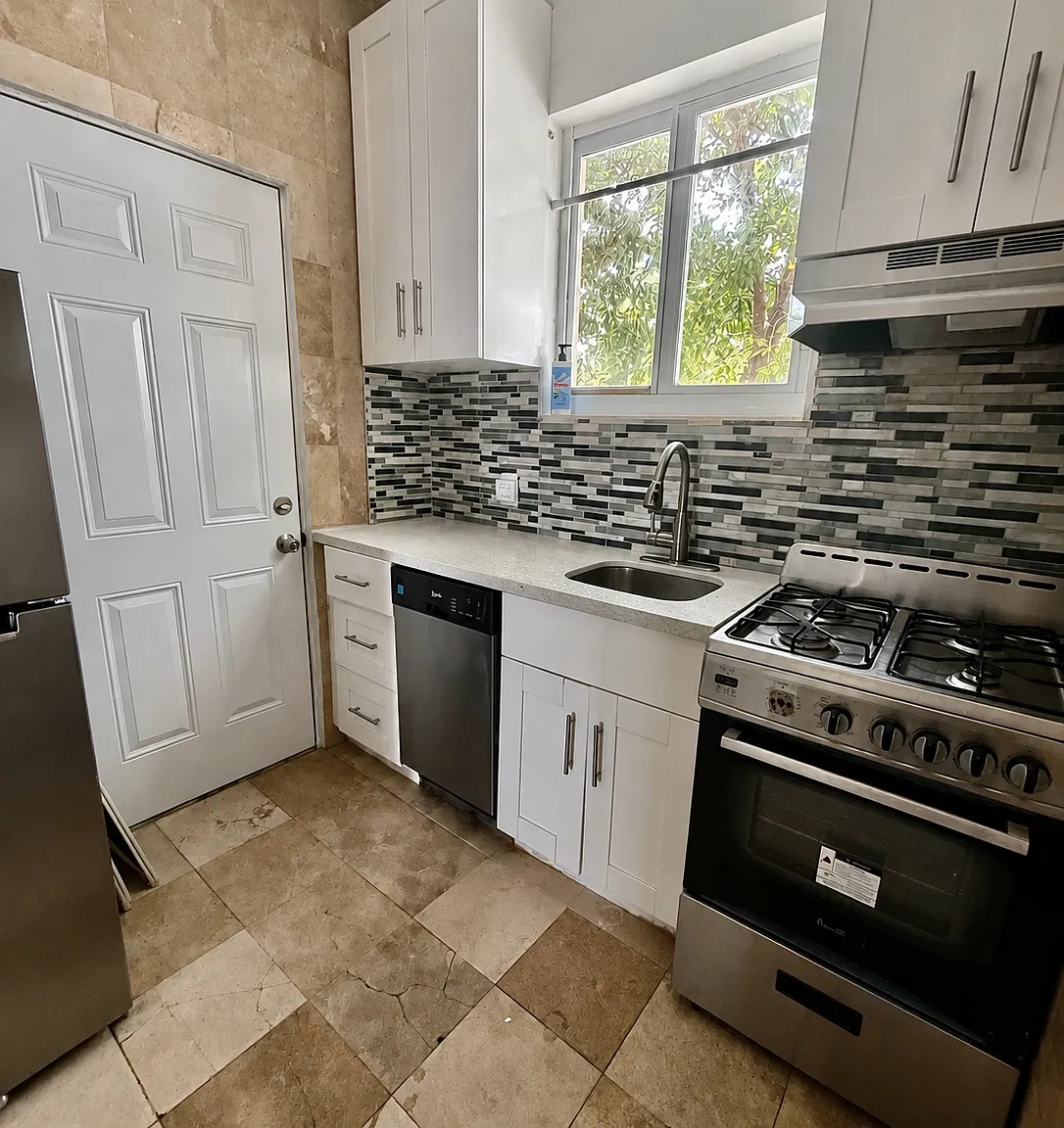 Studio, 500 sqft, $1,700 — Photo 1