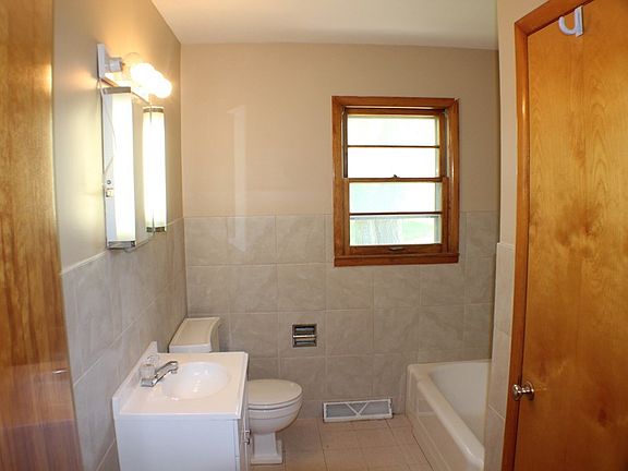 Main Full Bath
