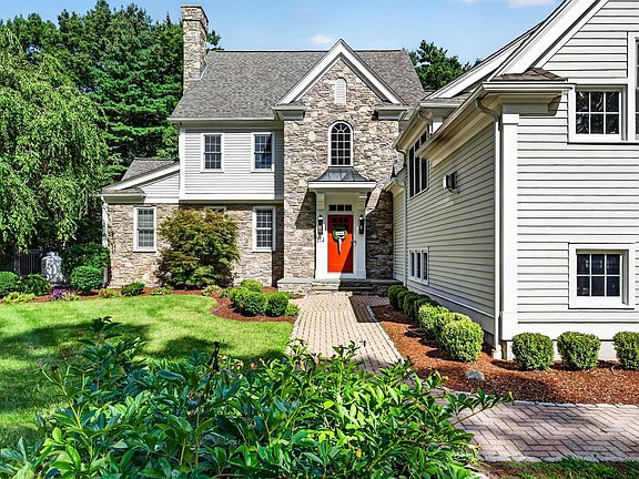2nd image of 114 Fox Run Rd