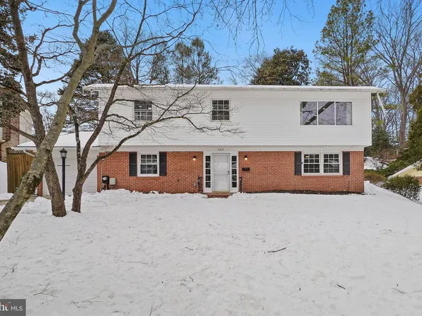 889 Diamond Dr, Gaithersburg, MD 20878