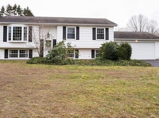 1073 Larkston Dr, Webster, NY 14580