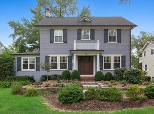 403 Hill Ave, Glen Ellyn, IL 60137