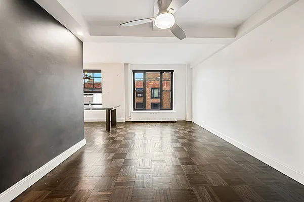 Sold by Poljan Properties Inc. | media 19