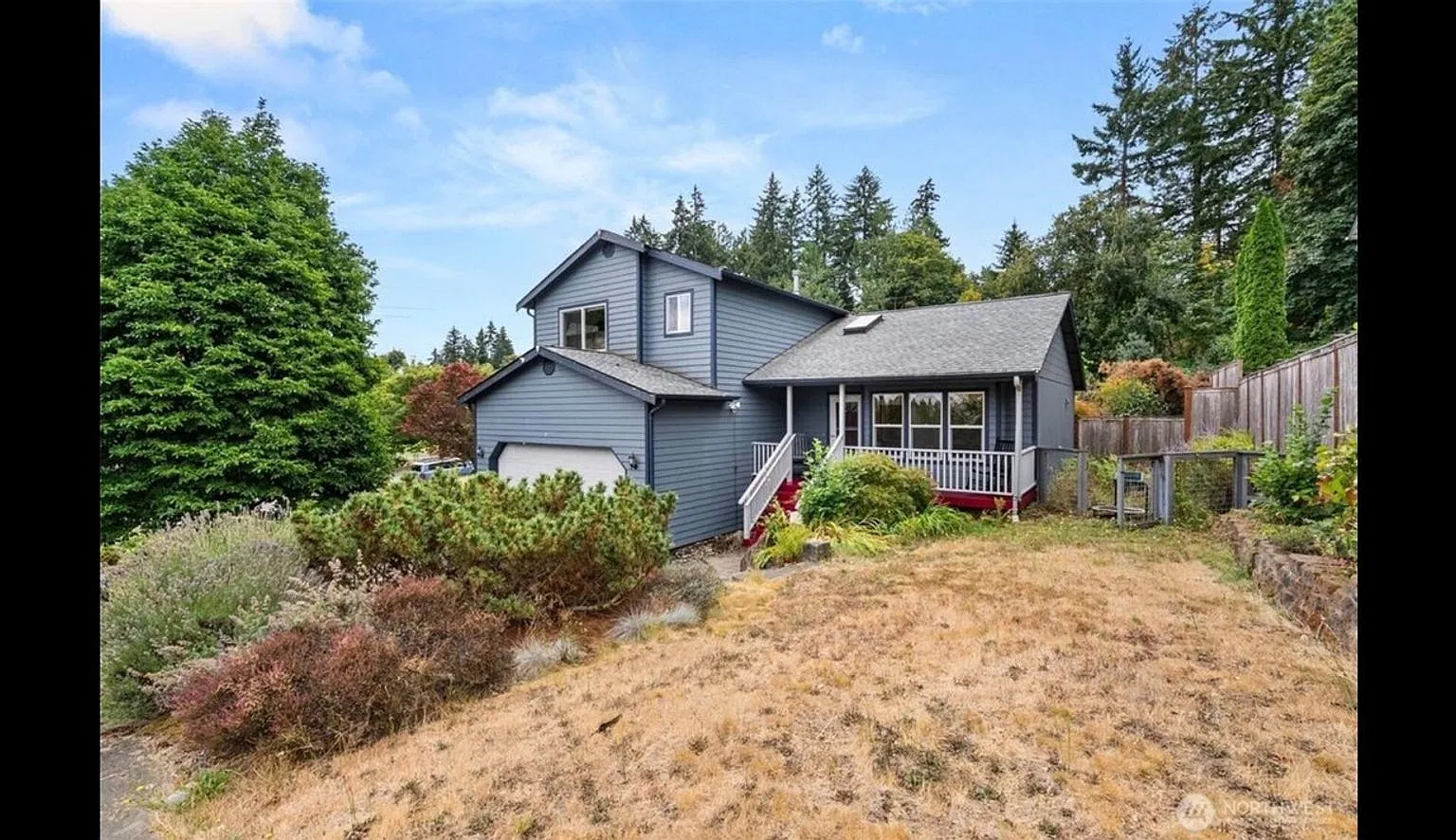 Charming 3BR House in Tumwater — Photo 2