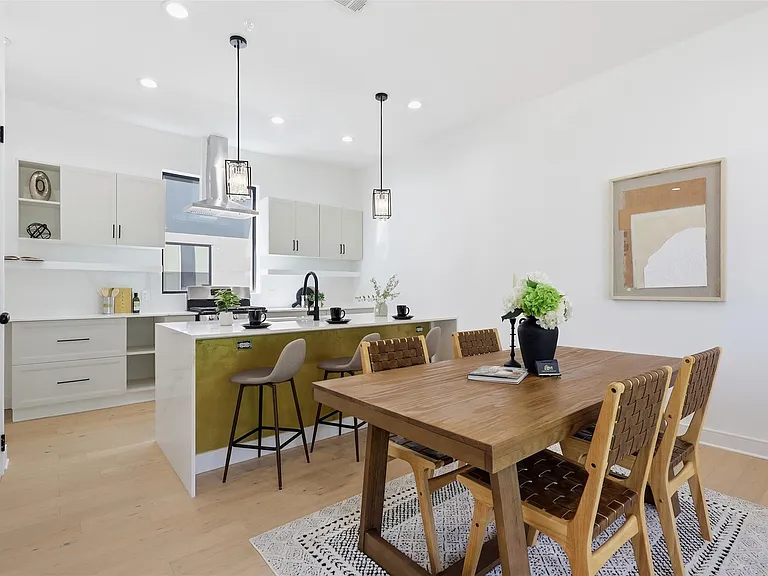 4635 Manett St #101 — Photo 7