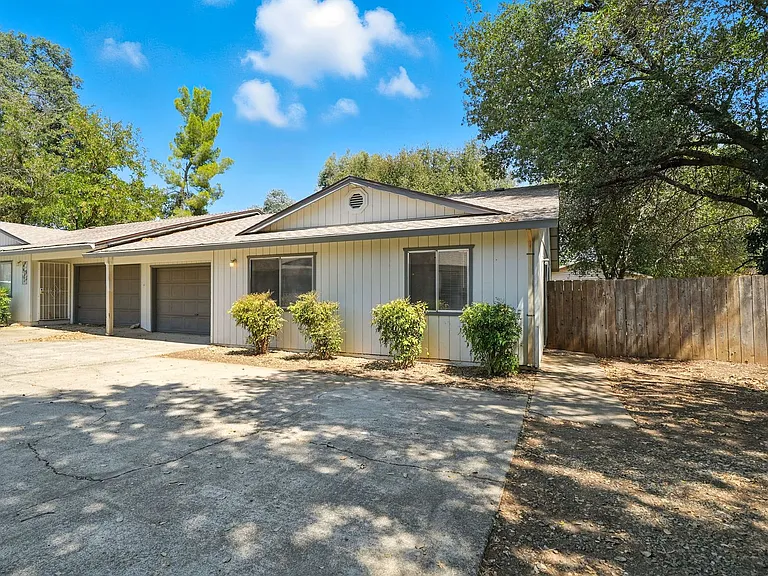 3236 Lawrence Rd #A-D — Photo 3