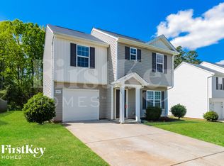 7401 Hidden Creek Dr, Charlotte, NC 28214