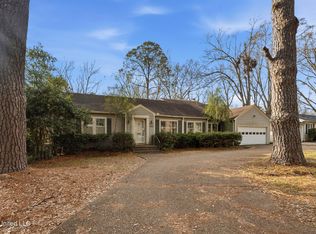 4325 Robin Dr, Jackson, MS 39206