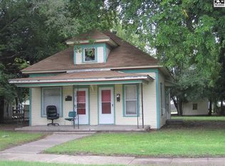 709 E 3rd Ave, Hutchinson, KS 67501