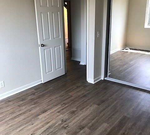 4th image of 3295-99 Imperial Ave