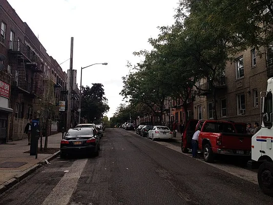 Rented by Metroline Realty | media 54