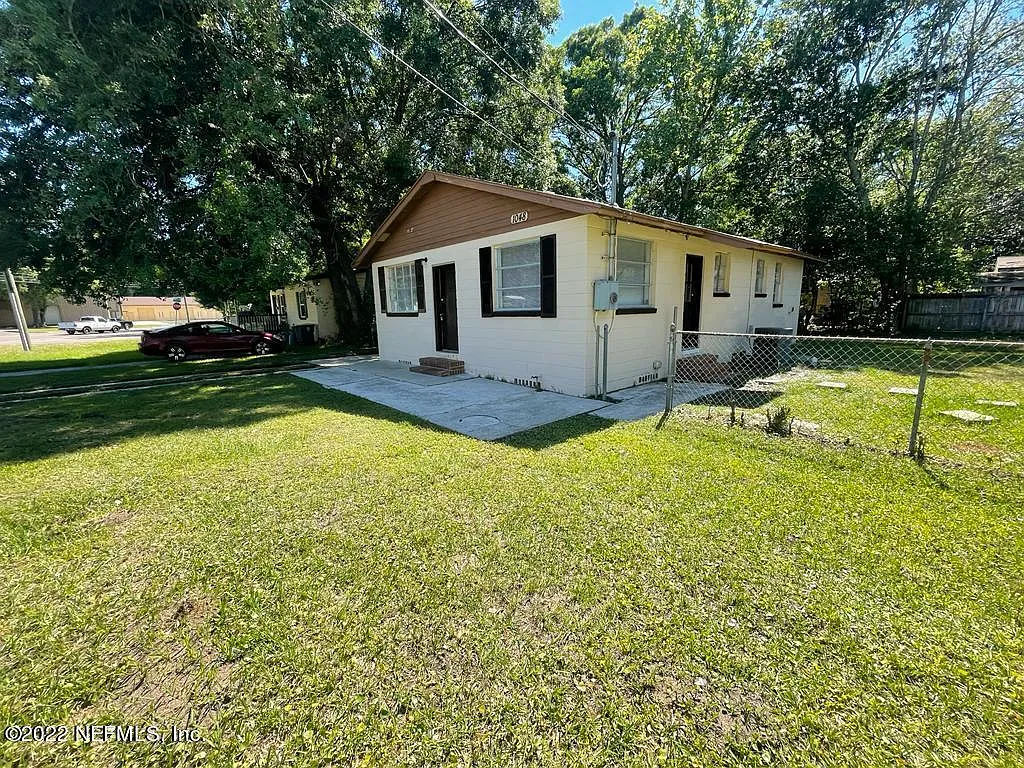 3 bed, 1.0 bath, 1088 sqft, $1,350 — Photo 3