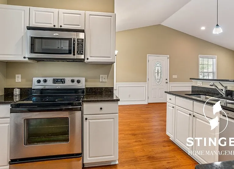 1822 Drayton Dr — Photo 9