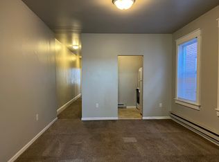 525 1/2 W King St APT F, Lancaster, PA 17603
