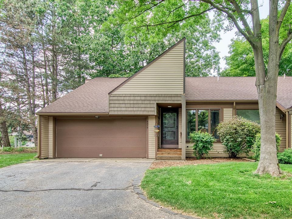 1st image of 4379 Woods Trl SW #6