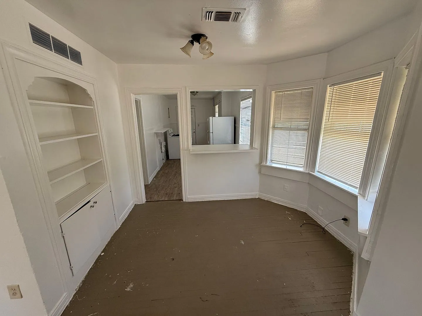2 Bed 1 Bath Home — Photo 3