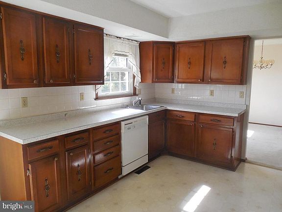 5th image of 19464 Hickory Dr