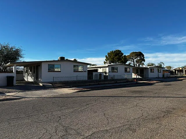 2304 S 7th Ave