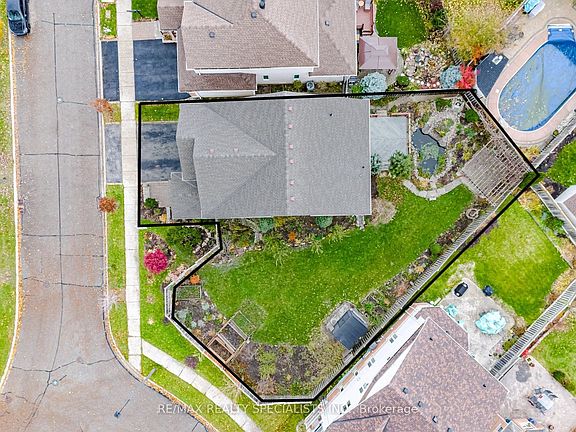 2nd image of 1321 Roper Dr