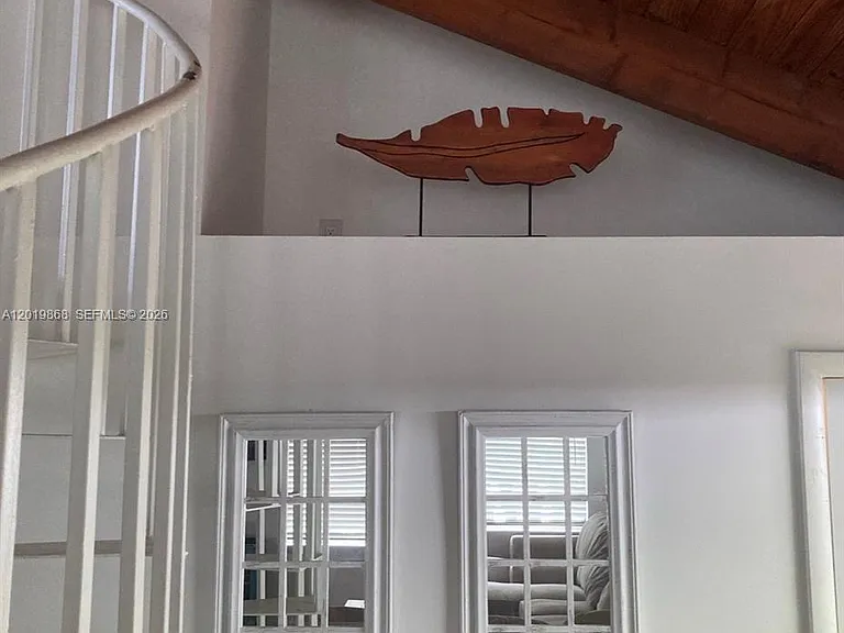 130 NE Gumbo Limbo Dr — Photo 6