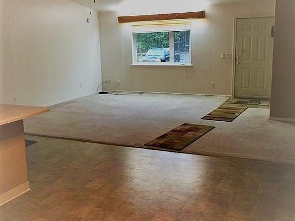 5th image of 2621 Lancelot Dr E
