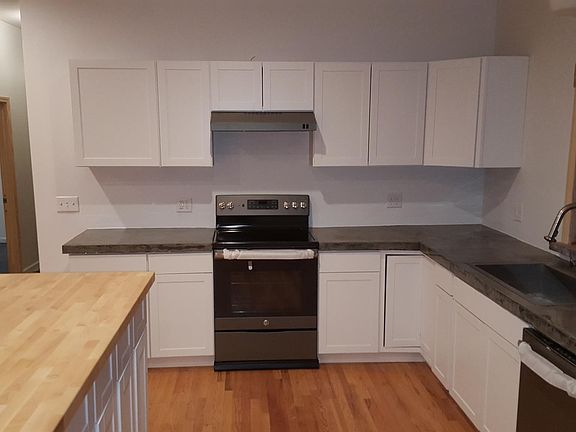5th image of 265 Craig St